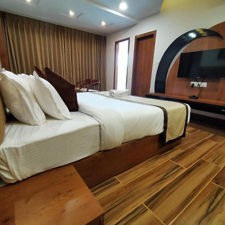 Hotel Royal City Siliguri Exterior foto
