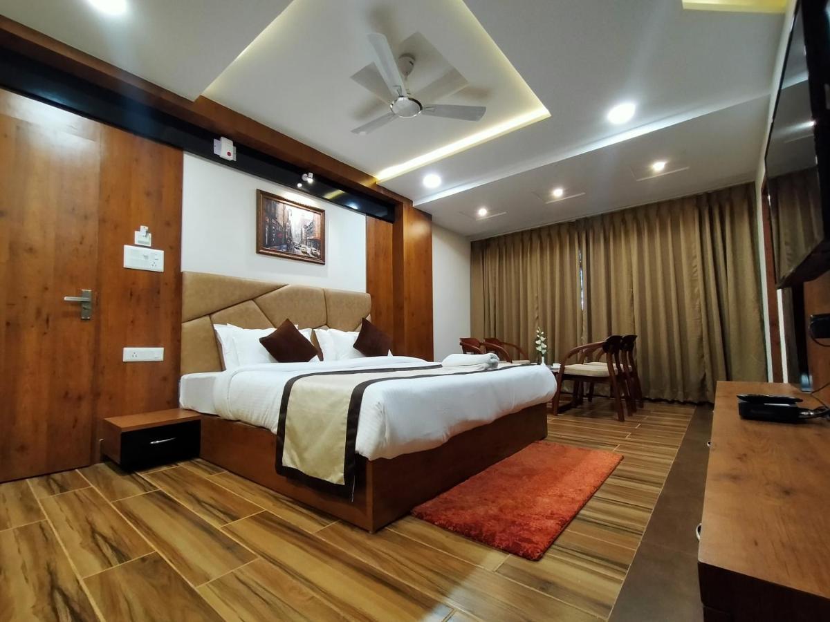 Hotel Royal City Siliguri Exterior foto