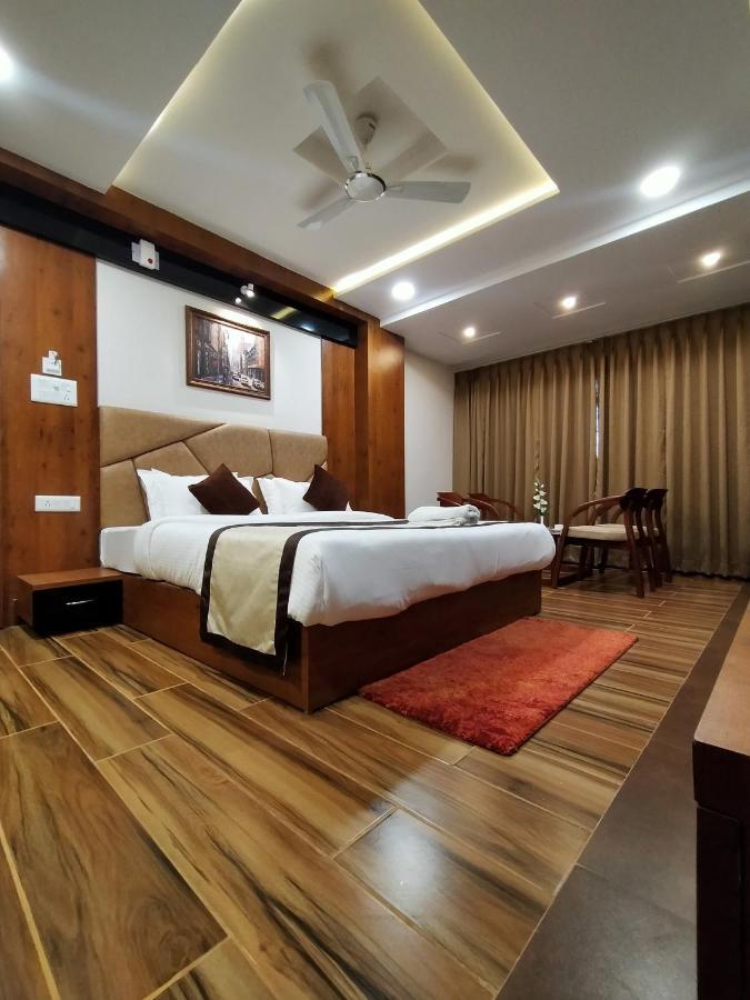 Hotel Royal City Siliguri Exterior foto