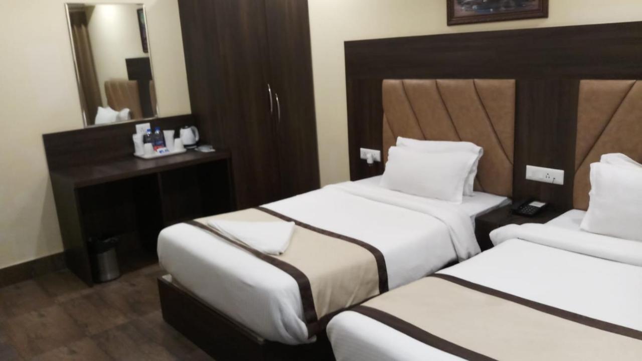 Hotel Royal City Siliguri Exterior foto