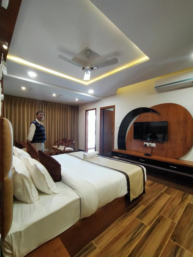 Hotel Royal City Siliguri Exterior foto
