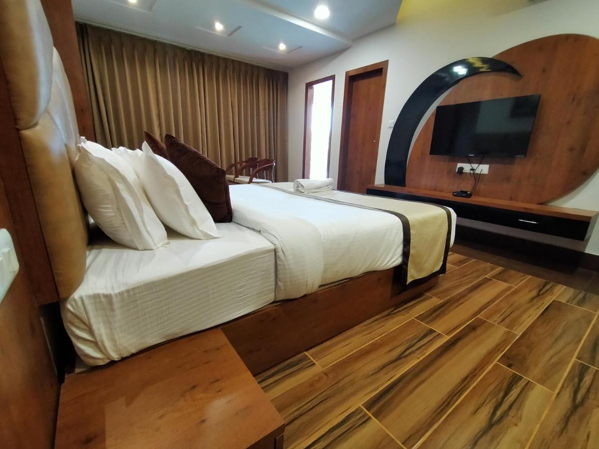 Hotel Royal City Siliguri Exterior foto