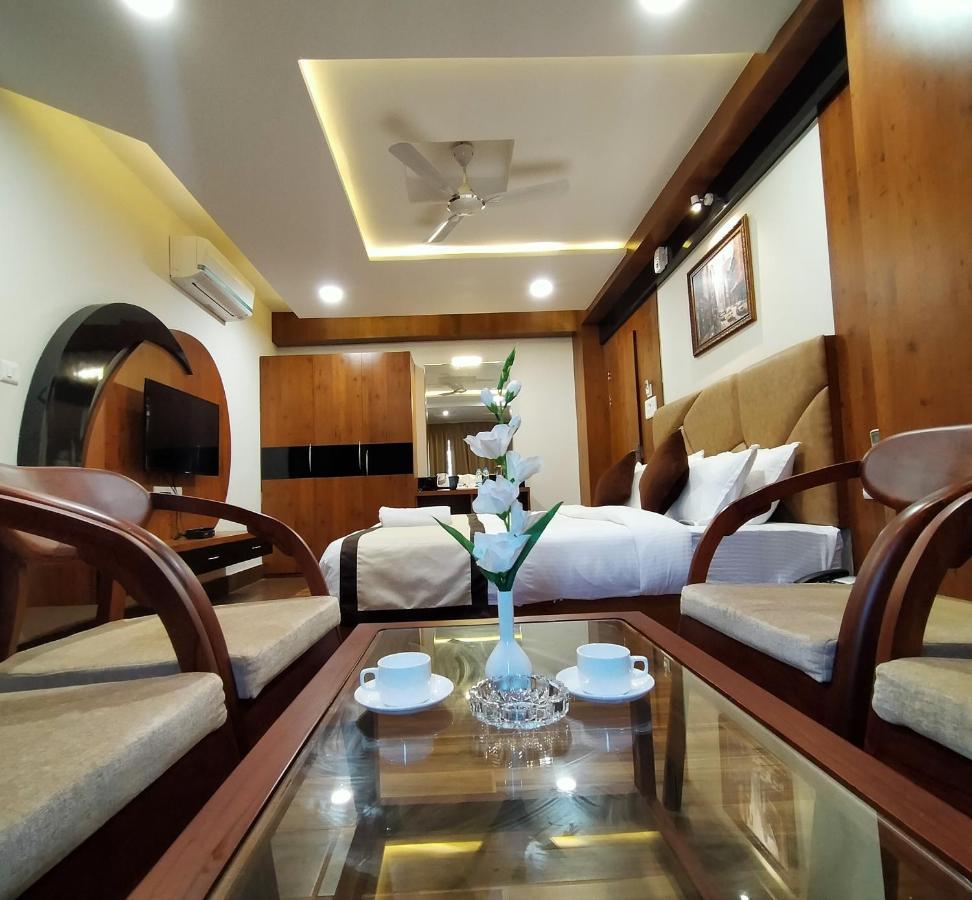 Hotel Royal City Siliguri Exterior foto