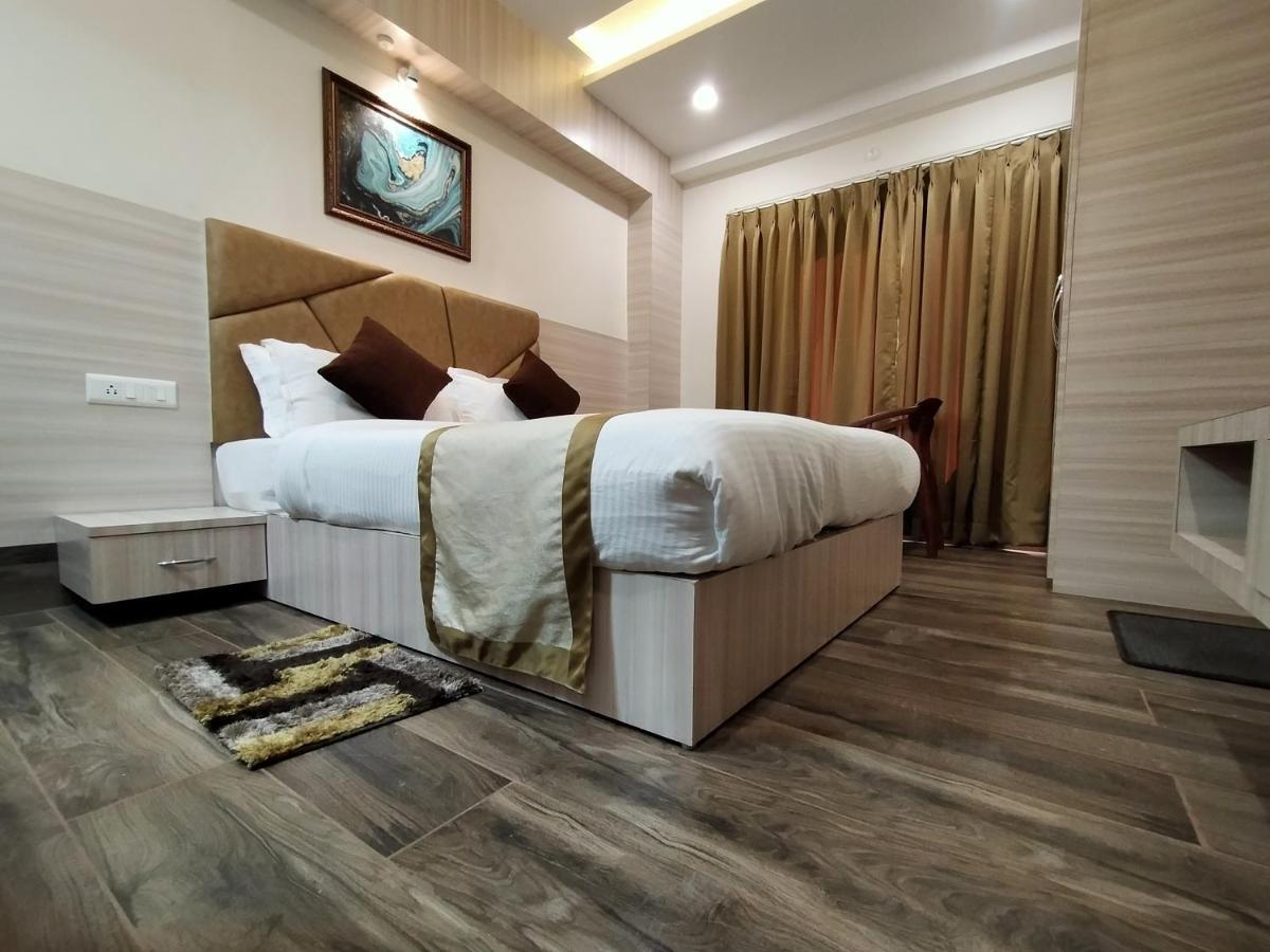 Hotel Royal City Siliguri Exterior foto