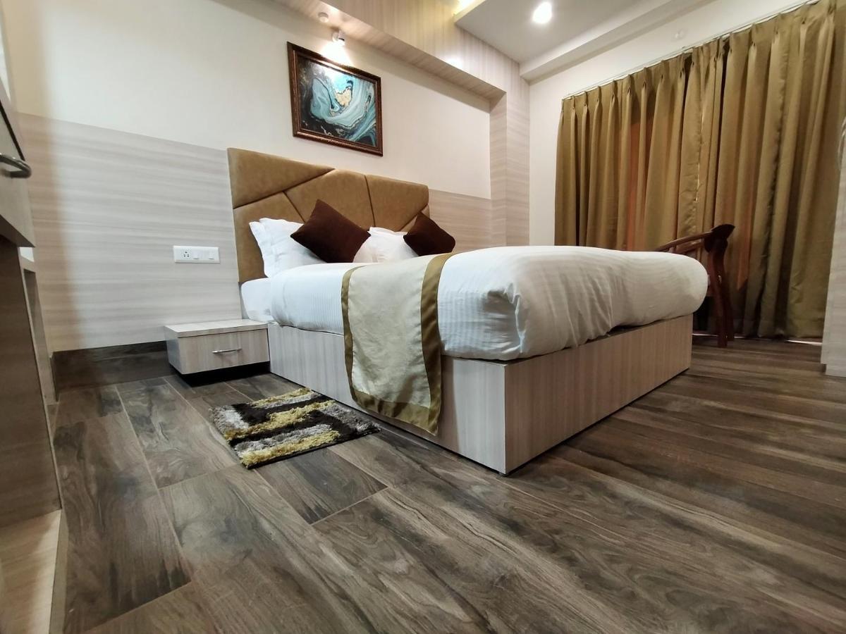 Hotel Royal City Siliguri Exterior foto